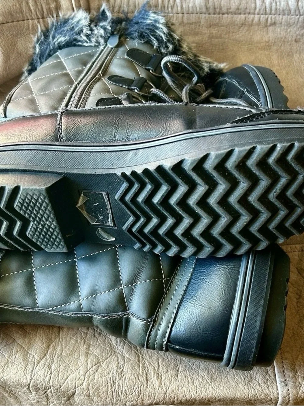 Dream Pairs Swiss-Low-5 Thinsulated Boots - Black/Grey - Size 8
